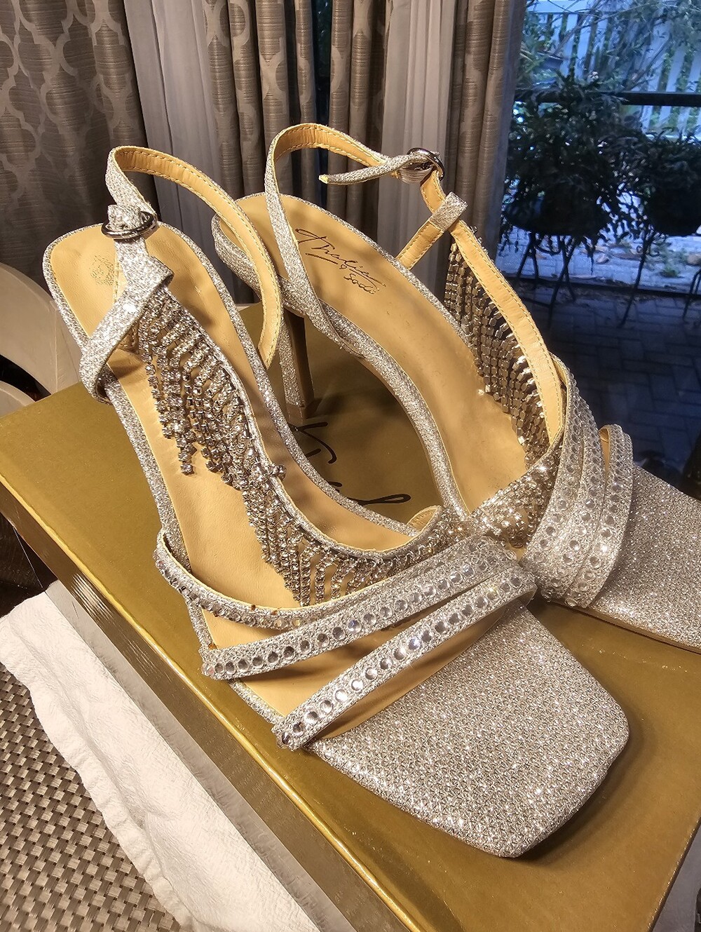 NEW IN BOX Thalia Sodi Skylar Silver Rhinestone Fringe Heels Sandals 7.5 Glam - Picture 4 of 10